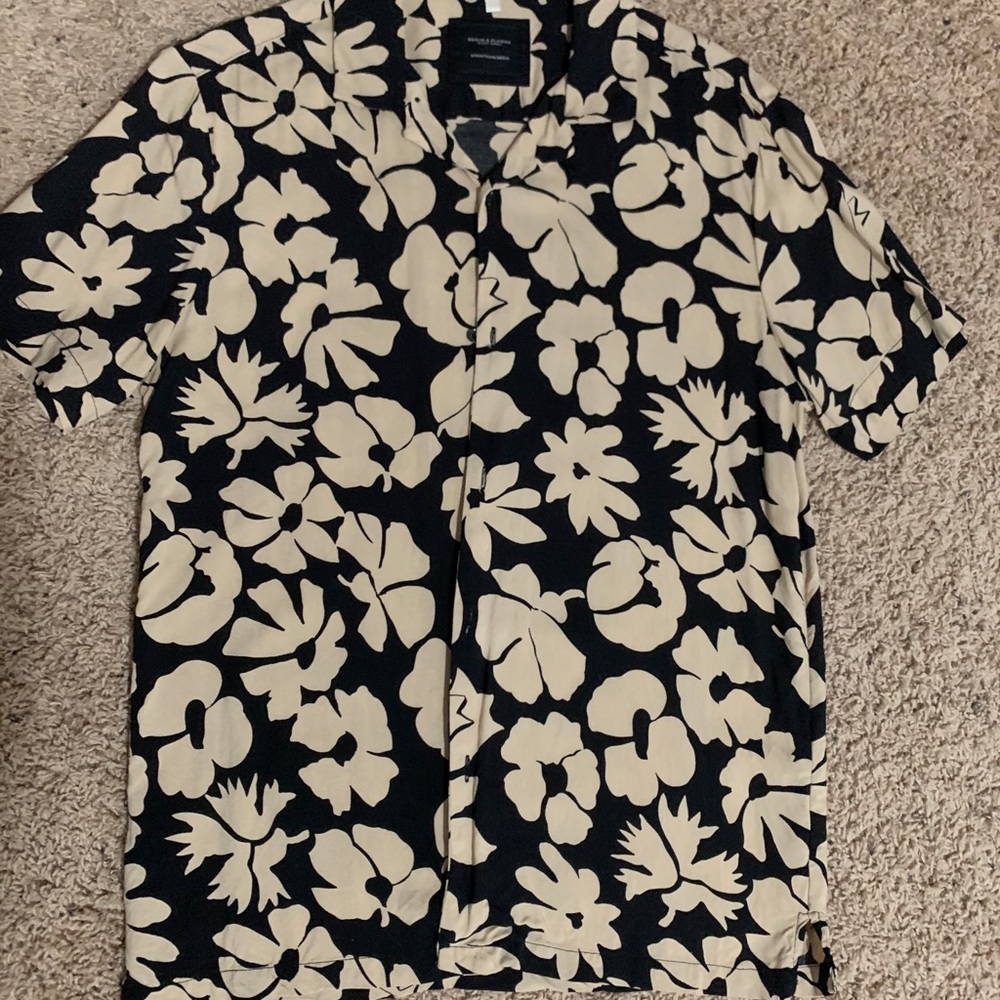 Men’s Floral Short Sleeved Button Up Shirt